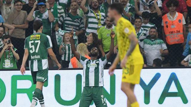 Bursaspor ve Esenler Erokspor 7. Haftada Çekişmeli Bir Maçta 2-2 Beraberlikle Sona Erdi