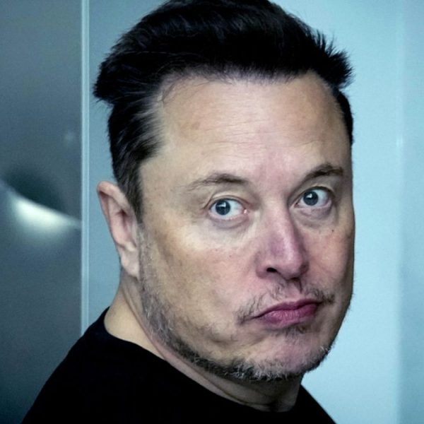 Tesla, Elon Musk'a 56 milyar dolar ödeme talebinde bulundu