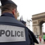 Fransa'da polis bir sinagogu yakmaya çalıştığı iddia edilen bir adamı öldürdü