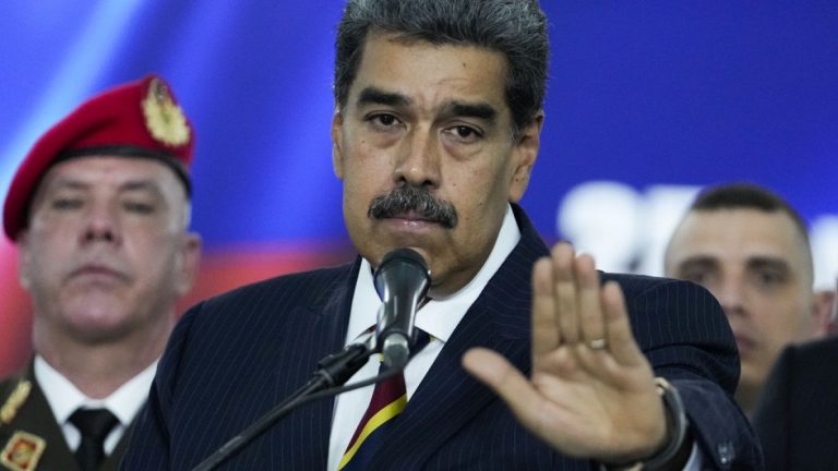 ABD ve Venezuela'nın af karşılığında Maduro'nun başkanlıktan vazgeçmesi için pazarlık yaptığı iddia edildi.
