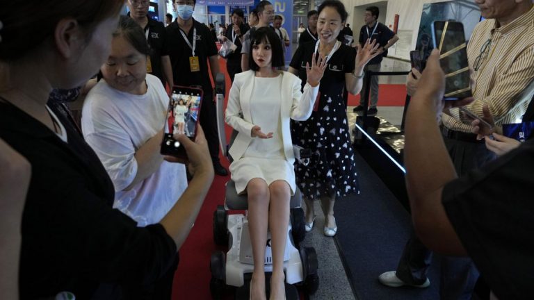 Video. Dünya Robot Konferansı: İnsansı robotlar günlük hayata giriyor