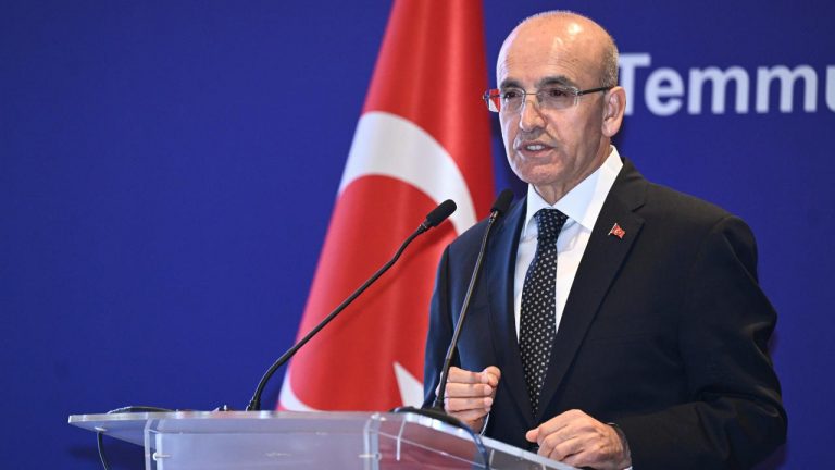Bakan Şimşek: Enflasyon 2025’te sert düşecek