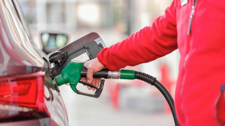 Akaryakıt ürünlerinde ÖTV artışı sınırlı kaldı, 12 milyar liralık vergiden muaf