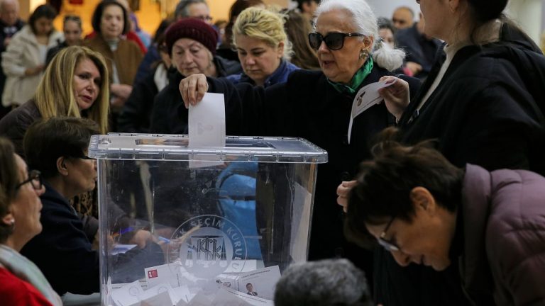 Cumhurbaşkanı Imm moğlu, CHAP Başkanlığı için resmi olarak aday ilan edildi