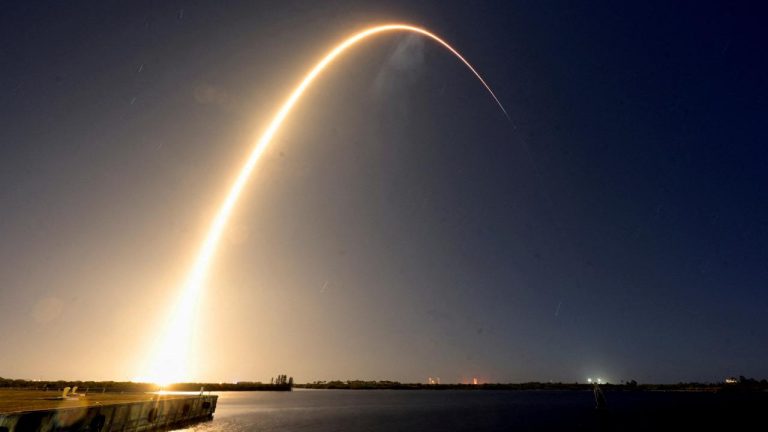 ABD şirketi “Blue Ghost” ın mekansal aracı aya başarıyla indi