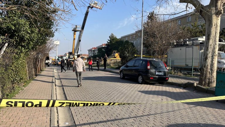 İstanbul’daki vinç sepetinden düşen 4 işçi yaralandı