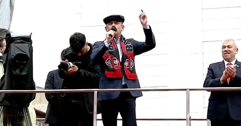 Özgür Özel, Yokgat etkinliğinde Başkan Erdoğan’a döndü: “Bu yaptığınız korkaklık”