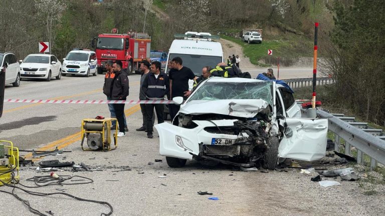 Kastamonu’da bir trafik kazasında 3 kişi öldü, 4 kişi yaralandı