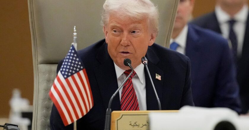Donald Trump Körfez turunu 1,4 trilyon dolar yatırım taahhüdüyle tamamladı