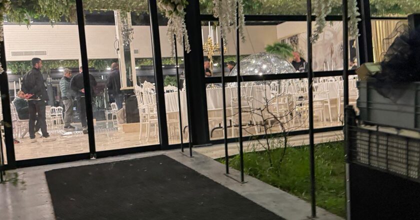 Kına gecesinde gelinin başına disko topu düştü