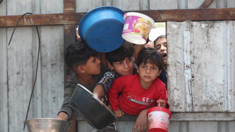 BM: İsrail dün, Gazze’ye 18 yardım başvurusundan 11’ini reddetti