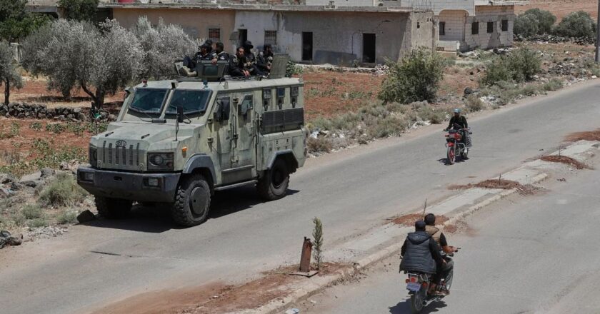 İsrail, Suriye ordusunun Şam’daki askeri karargahına saldırı düzenledi