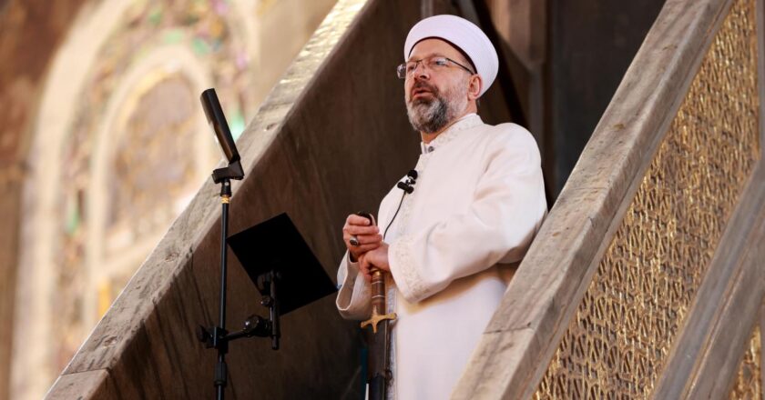 Diyanet İşleri Başkanı Erbaş’tan Ayasofya’nın ibadete açılışının 5’inci yılı mesajı