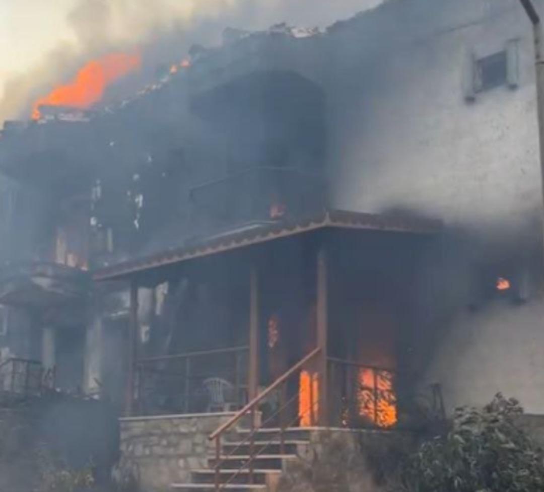 Son Dakika | Çanakkale'de orman yangını! Alevler evlere ulaştı, araba ile atladı ... Dahiller başladı 7