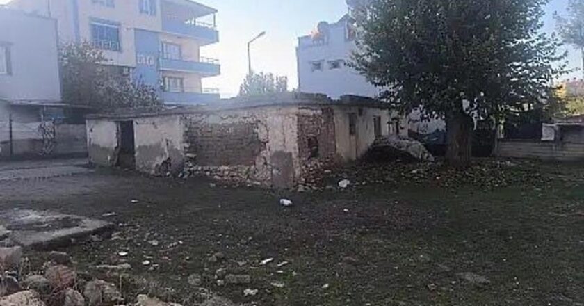 Kendini kaçırılmış gibi gösterip ailesinden para talep etti